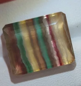 Rainbow fluorite gemstone - faceted natural Fluorspar 25.00 CTS - Picture 1 of 13