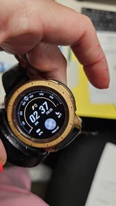 Samsung Galaxy Watch 42mm Boîtier en Acier Inoxydable Or Rose Boucle Classique... - Photo 1 sur 7