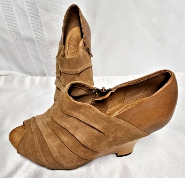 Naya GENESIS Suede Leather Peep Toe Bootie Zip Up Bamboo Heels Size 9W - Image 1 of 4