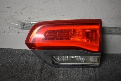 Luz trasera Jeep Grand Cherokee 2014-2021 lado derecho de fábrica OEM Foto 1 de 4