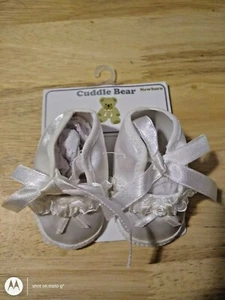 Newborn Cuddle Bear white slip-on shoes - Picture 1 of 4