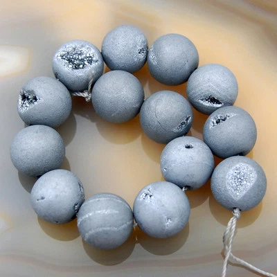 Cuentas espaciadoras redondas metálicas recubiertas de titanio gris plata ágata druzy natural Foto 1 de 2