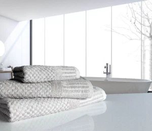 Hotel Quality Extra Large Waffle Bath Sheet – 100cm x 170cm – 480gsm – Used - Picture 1 of 6