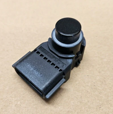 New Genuine Toyota Yaris MK3 RAV4 XA40 Front Parking Sensor - Image 1 of 4