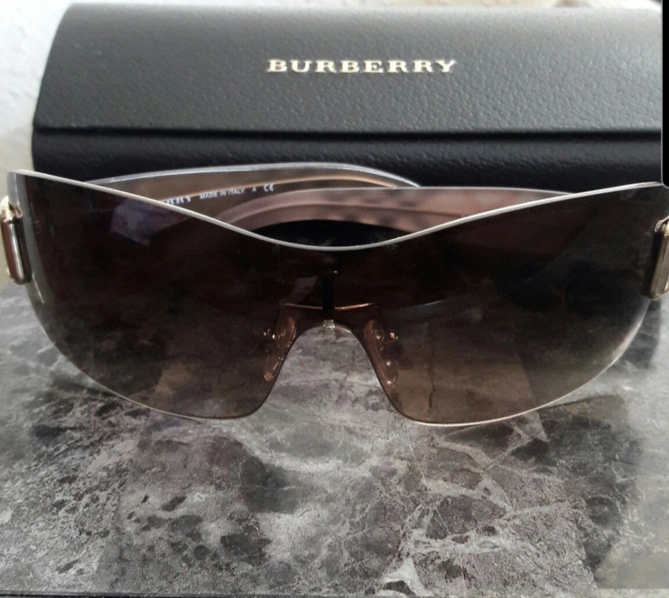 Gafas de sol Burberry degradadas Foto 1 de 2