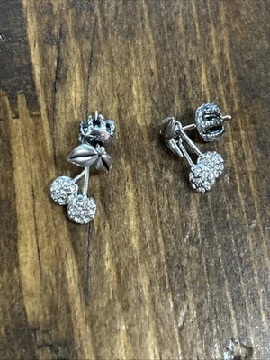 Aretes Juicy Couture Cristales Tono Plata Cereza Foto 1 de 3