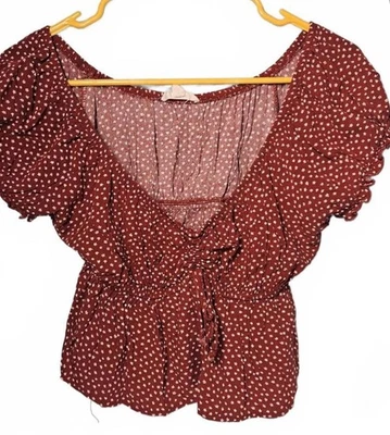 Лос-Анджелес Женский бордовый топ с V-образным вырезом в горошек с оборками размер Small - Изображение 1 из 4