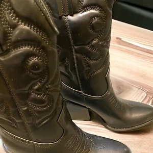 Stivali da cowboy neri Yoki Western da donna alti taglia 6 - Foto 1 di 10