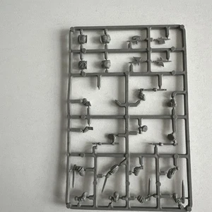 Warhammer Imperium Soldaten Regiment Teile  - Bild 1 von 3