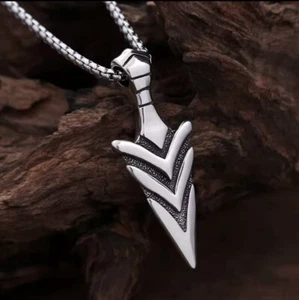 Herren Edelstahl Halskette "Arrow" Pfeil-Anhänger mit Kette Geschenk für Freund - Bild 1 von 11