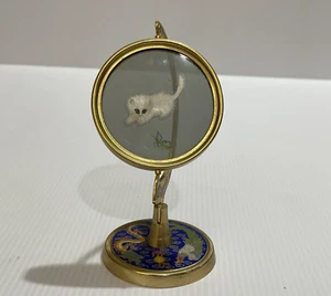 VTG Asian Embroidered White Cat and Cricket Cloisonne Gold coloured metal 12.5 - Bild 1 von 9
