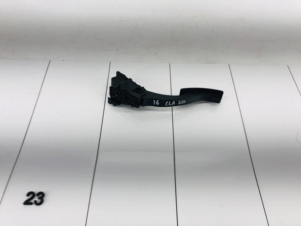 14-19 MERCEDES BENZ CLA250 2.0L L4 MOTOR ACELERADOR PEDAL DE GASOLINA OEM Foto 1 de 4