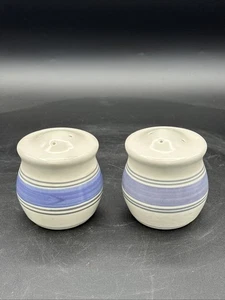 Pfaltzgraff Rio Salz & Pfefferstreuer Set blau grau gestreift Steinzeug 3" - Bild 1 von 9