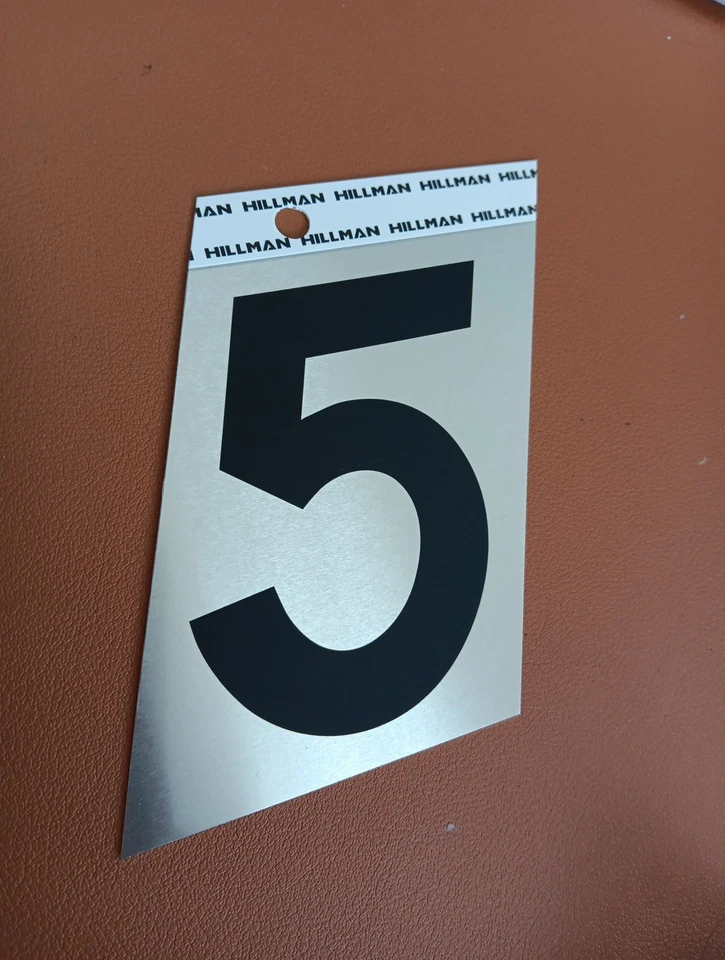 Hillman 3 英寸粘合剂黑色和金色铝制房屋 5 号 — 第 1/1 张图片