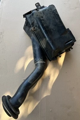 CAJA FILTRO AIRE PORSCHE 944 924S 2.5 94411001206 - USADO, COMPLETO Foto 1 de 4