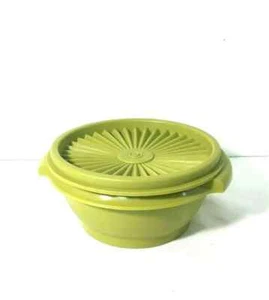 NEW Tupperware Classic Servalier Serving & Mixing Bowl 1.25 Cup Green free Shi - Picture 1 of 1