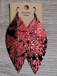 Handgefertigte echte Wildleder Leder Feder Ohrringe schwarz metallic rot Paisley 3" - Bild 1 von 1