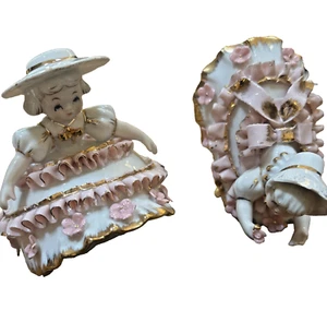 Lefton Bloomer Niñas por Geo Z Estatuilla Vestido Rosa Dorado Años 50 Victoriano DEFECTO LEER - Imagen 1 de 13