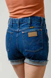 Vintage Wrangler Dark Denim High Waisted Western Cut Off Jeansshorts W 30 - Bild 1 von 7