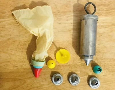 Decorador de pasteles de aluminio años 40’s-50’s y 7 puntas aluminio y plástico vintage bueno Foto 1 de 3