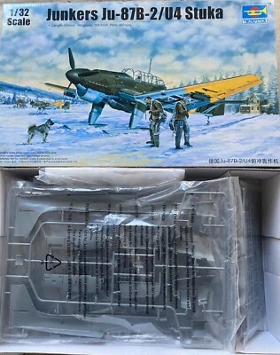 Trumpeter 03215 1/32 JUNKERS JU-87B-2 U4 STUKA  con accessori - Immagine 1 di 4