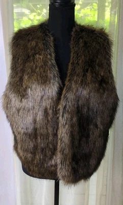 Chaleco corona Anthropologie Elevenses marrón imitación piel grande para mujer Foto 1 de 4