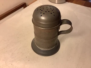 Tin confectionary or flour shaker, dome lid with star pattern holes, loop handle - Picture 1 of 12