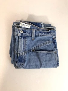 Abercrombie & Fitch 90s Straight Ultra High Rise Jeans Medium Wash Size 30 / 10 - Picture 1 of 12