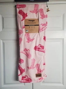 Wrangler Oversized 60" x 70" Rosa Überwurf Decke Cowgirl Stiefel & Hüte 🌵 Neu - Bild 1 von 7
