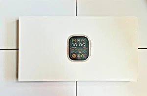 Apple Watch Ultra 2 49 mm boîte d'origine - emballage d'origine au détail (boîte vide uniquement) - Photo 1 sur 3