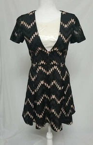 Stylestalker MIRANDA Flare Dress Small Black Noir Nude Short Sleeve Plunge Neck - Picture 1 of 8