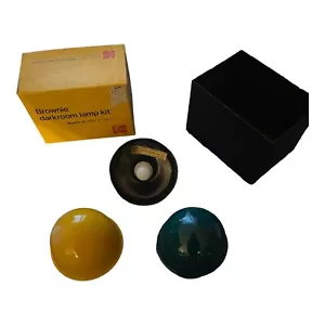VINTAGE KODAK BROWNIE DARKROOM LAMP KIT MODEL B WITH YELLOW & GREEN CUPS - Picture 1 of 9
