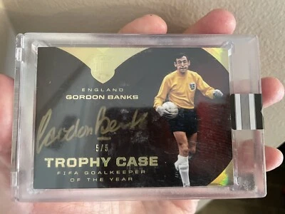 2018 尊敬足球戈登·班克斯奖杯卡盒签名黄金 5/5 英格兰 — 第 1/2 张图片