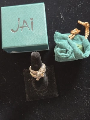 Precioso Anillo John Hardy Jai Plata de Ley y Oro 14K Cocodrilo Ojos Esmeralda Foto 1 de 4