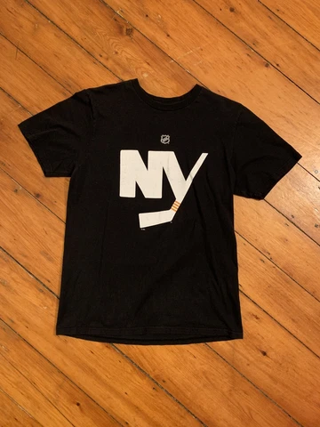 New York Islanders John Tavares #91 Black Short Sleeve T-Shirt Men’s Medium Cover