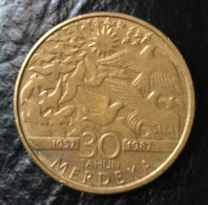 1987 30 Anniversary rm1 Coin very nice grade - Picture 1 of 2