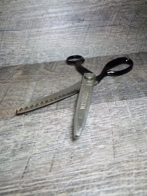 Vintage  WISS Model CB9 Large / Heavy Duty 9" Pinking Shears Made in USA - Image 1 of 4