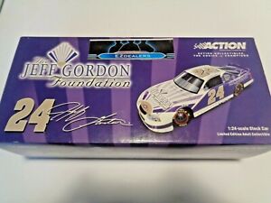 Jeff Gordon #24 2001 Foundation Lionel Diecast 1:24 NASCAR Racing