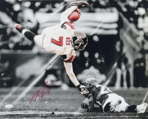 Michael Vick Signed Falcons 16x20 Photo (JSA) - Picture 1 of 3