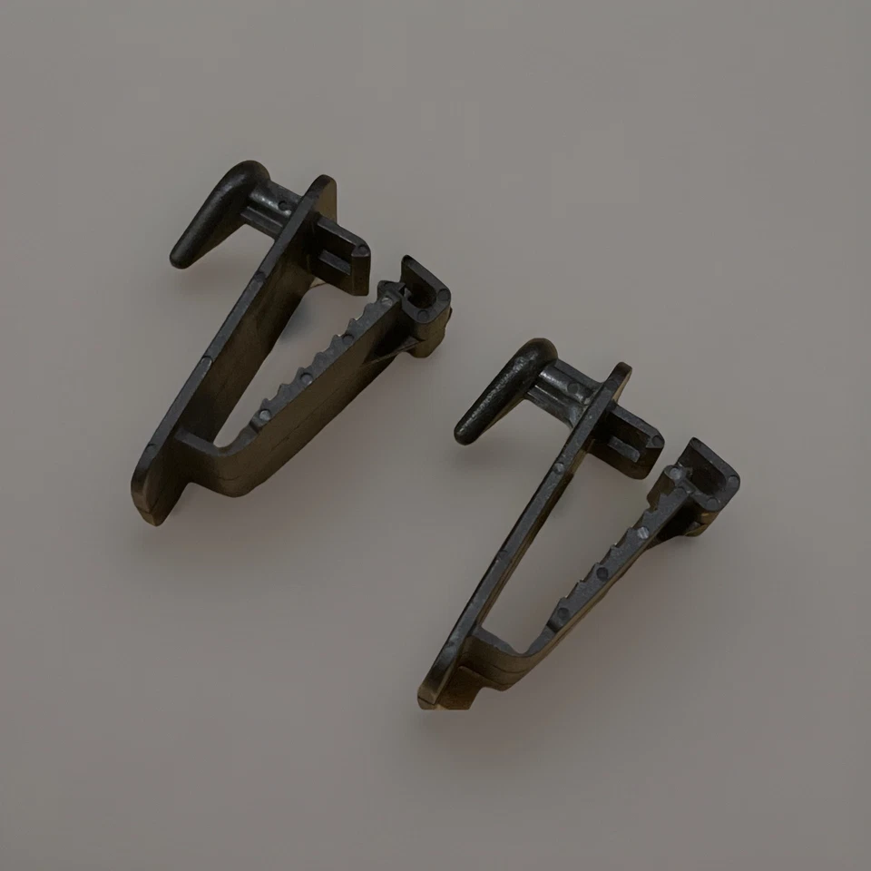 Pair (2) Carpet Clip Floor Mat Holder Anchor For Dodge Charger Ram Mopar Foto 1 de 1