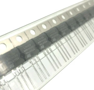 10 x Spannungsregler 7912 - 12V 1,5A L7912CV TO220 negativ ST Micr NEU NEW - Bild 1 von 1