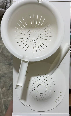 2 Piece Tupperware Colander Strainer Locking Lid White Plastic USA 2632 2631 - Image 1 of 4