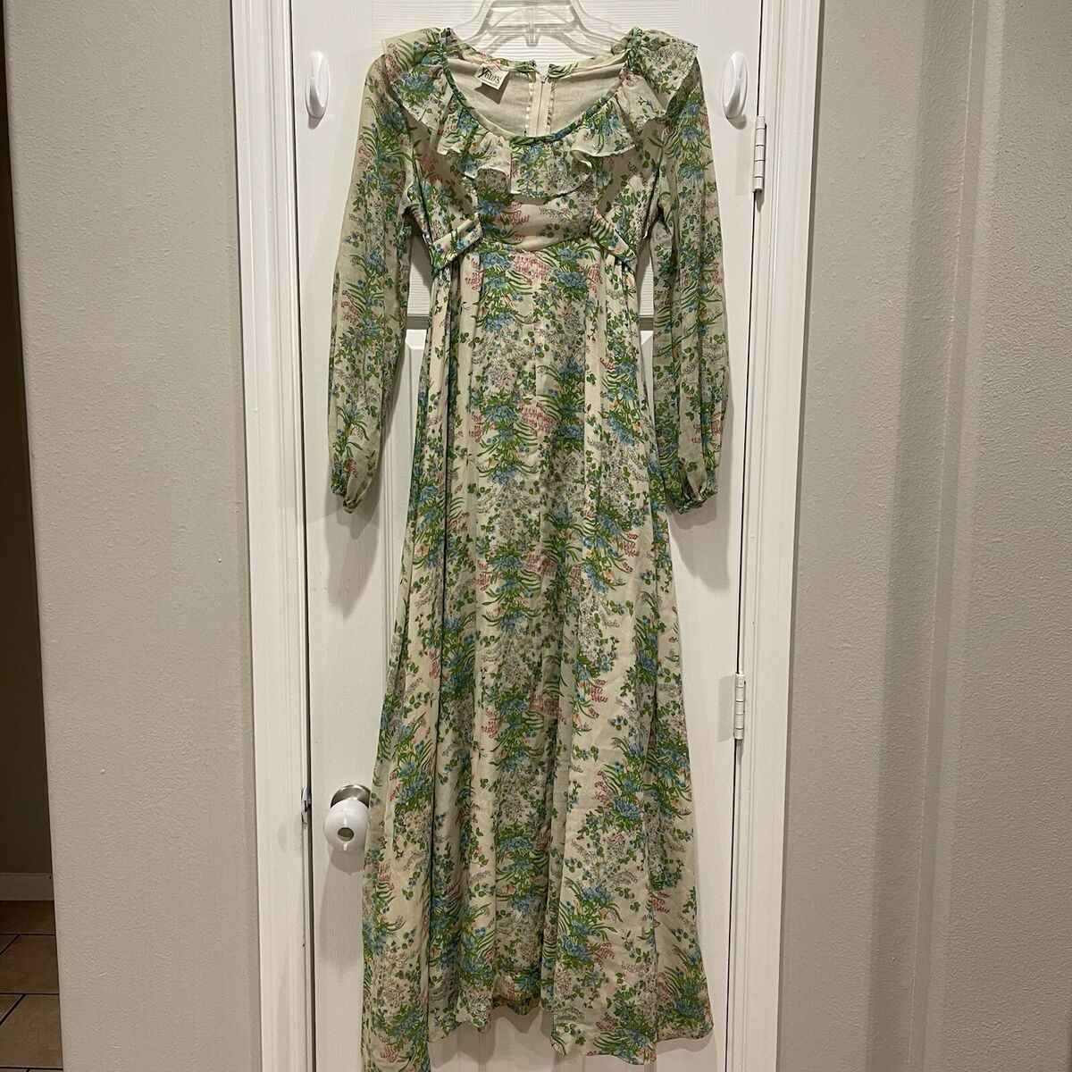 Special Occasion Multi-Color 1970s Vintage Clothing for Special Occasion Multi-Color 1970s Vintage Clothing for