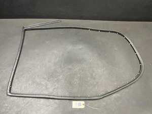 Rear Left Door Weatherstrip 2018 Kia Soul 83130-B2000 2014 2015 2016 2017 2019 - Picture 1 of 14