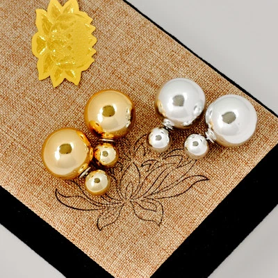 Pendientes de perlas de imitación de doble cara acabado brillante Foto 1 de 4