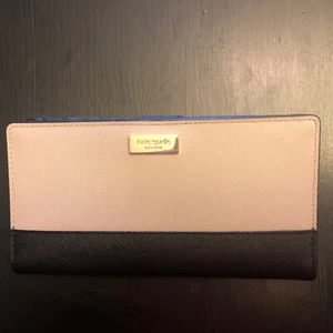 Billetera Kate Spade Nueva York negra/beige - Imagen 1 de 6