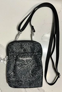 Baggallini Bryant Women RFID Crossbody Pouch Bag Mini Midnight Blossom Clean EUC - Picture 1 of 7