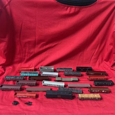 Lot Of 23 N Scale Gondola And Flat Cars - Image 1 of 4