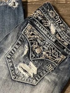 Miss Me Rhinestone Embroidered Mid Rise Distressed Jean Crop SZ 31 (32x28) - Picture 1 of 12