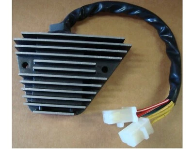 NOS HONDA CX650C - CONJUNTO REGULADOR RECTIFICADOR - 1983 Personalizado - 31600-ME8-000 Foto 1 de 4